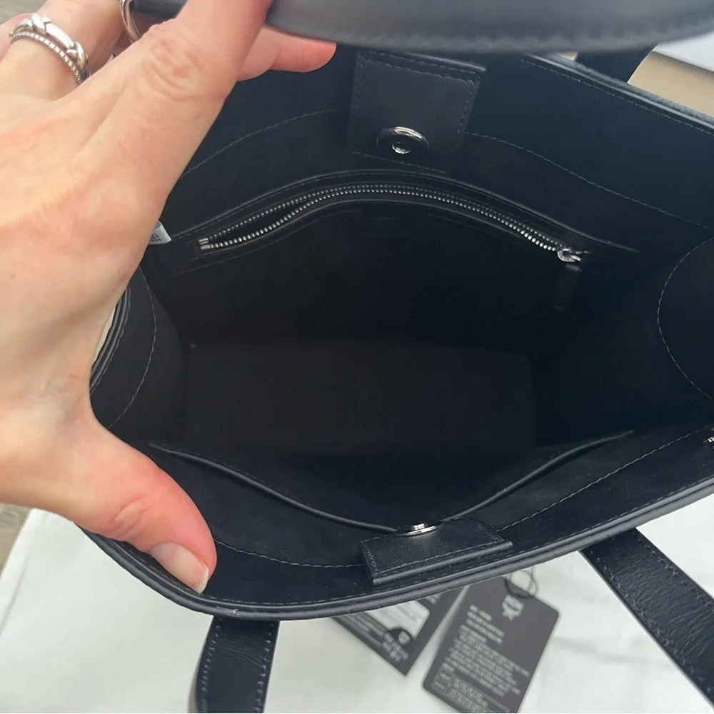 MCM small Aren tote - Picture 11 of 16